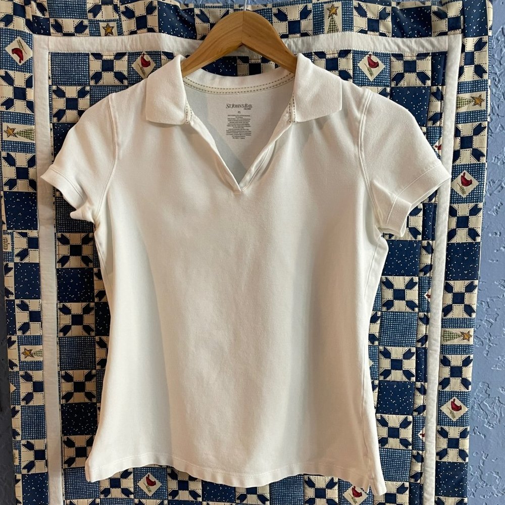 St John's Bay White Polo Style Short Sleeve V Neck Size PS Women EUC